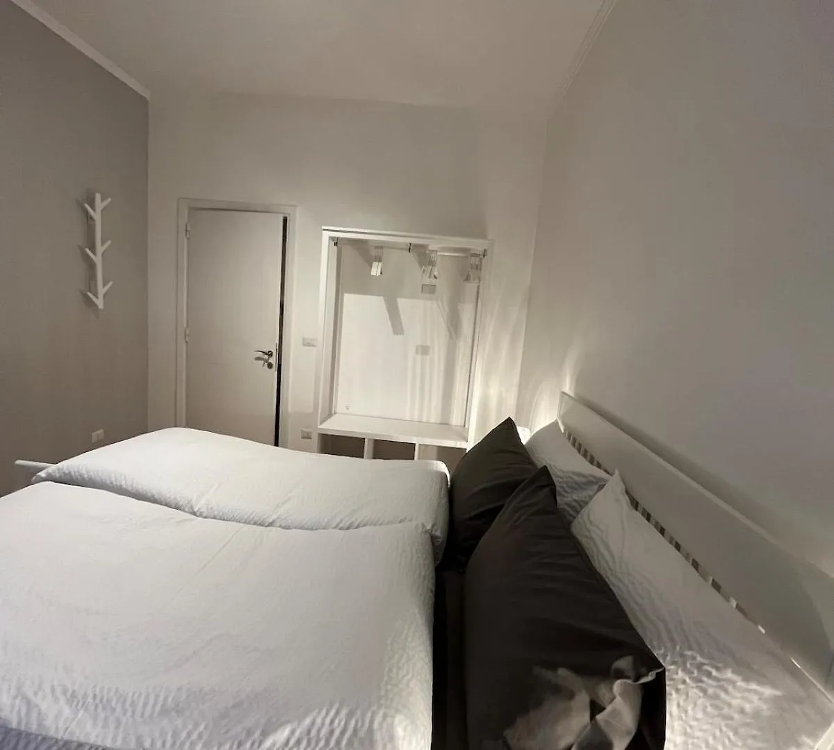 Cozy Donatello Apartment Rome Italy